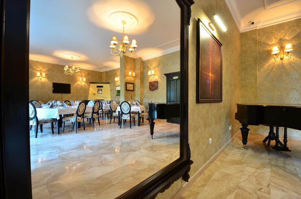 Conacul Benke Hotel Moacsa Ngoại thất bức ảnh